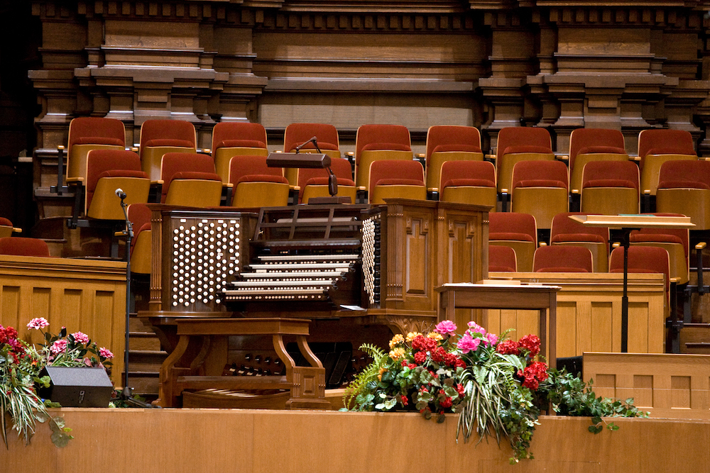 organ and choir seats