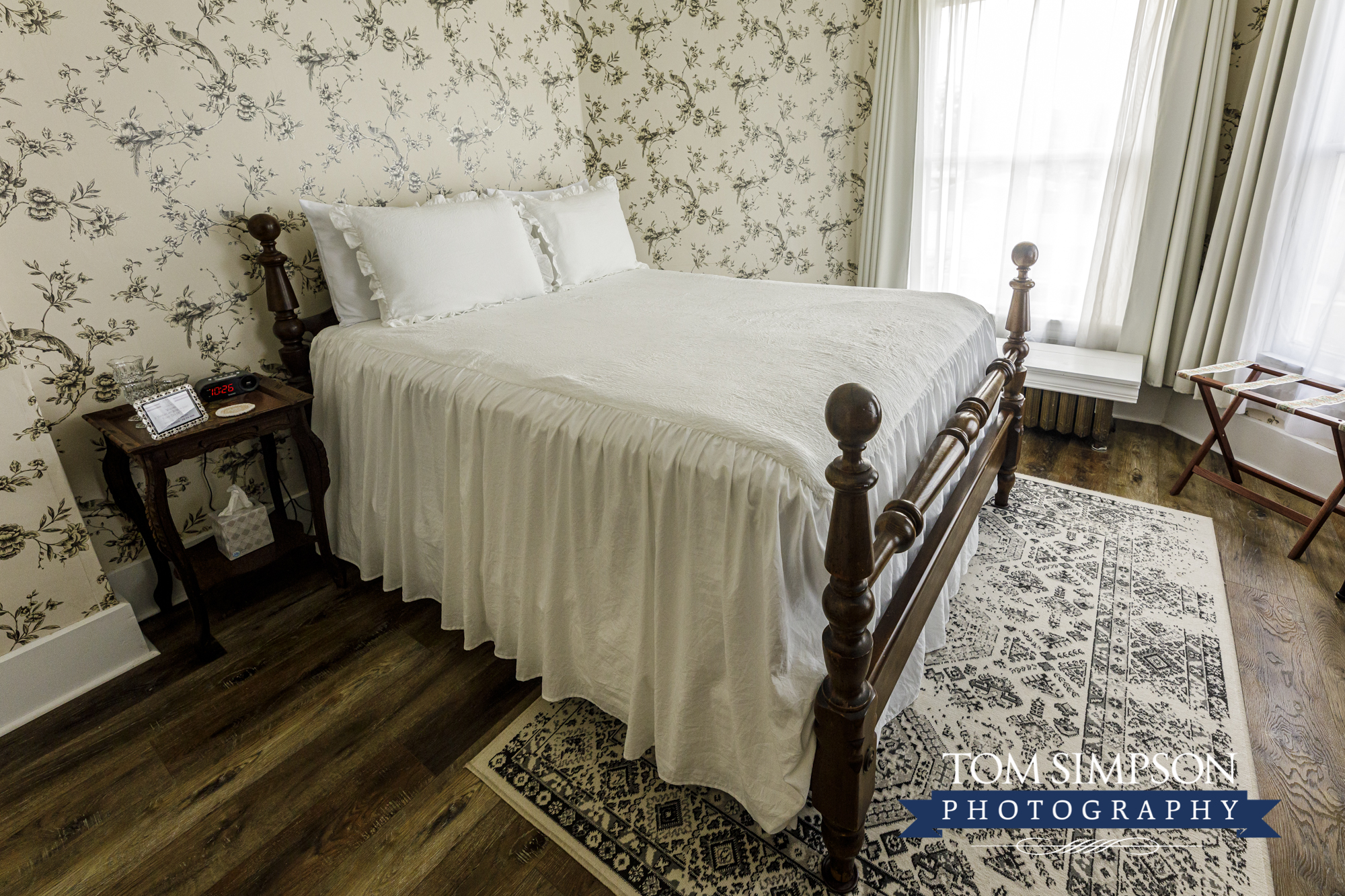 feminine victorian bedroom