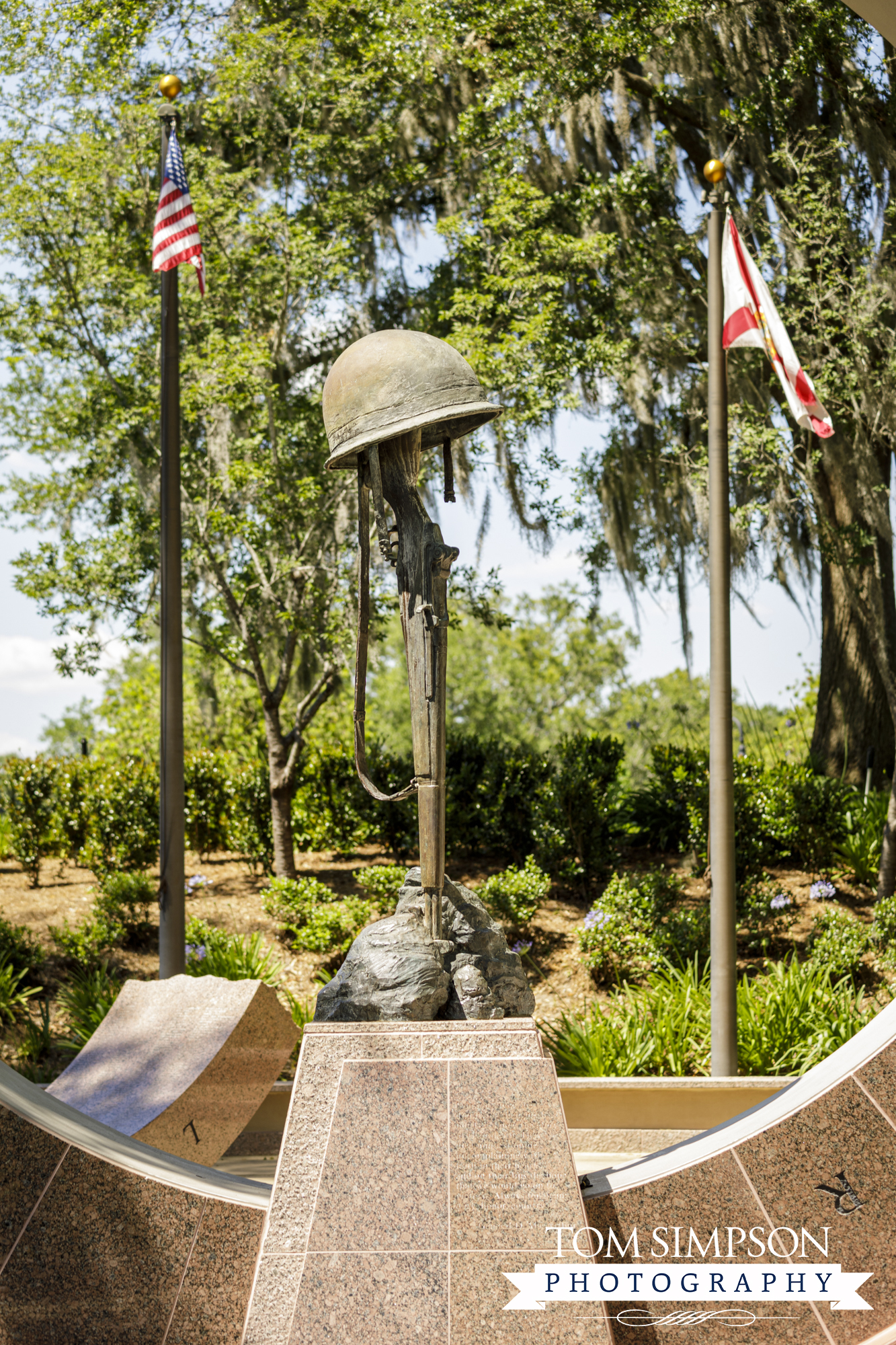 soldiers hat gun boots monument