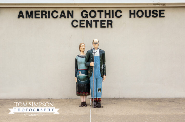 Our Quick Stop At The Iconic American Gothic House | Worthy Detours